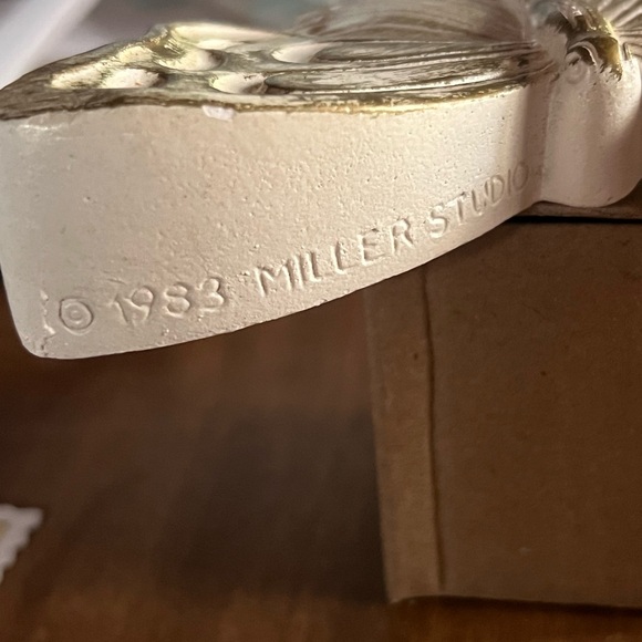 VTG 1983 Miller Studio Chalkware Butterfly pair Plaques Wall decor/hanging - Picture 2 of 5